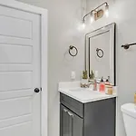 Cma Fest The Bluebelle E Nash Songwriter 3 Bed 3 Bath Hot Tub Fenced Yard 30 Or Days By Skyrun * Nashville