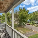 Cma Fest The Bluebelle E Nash Songwriter Stay 3 Bed 3 Bath Hot Tub Fenced Yard 30 Or More Days By Skyrun Nashville