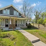 East Nashville Retreat For 10 Guests
