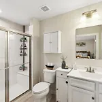 Stylish Vibe 2 Bed 2 Bath 30 Or Days By Skyrun