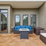 Holiday home Spacious 3-story Townhome W Rooftop & Views *