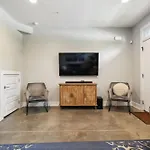 Spacious 3-story Townhome W Rooftop & Views Holiday home Nashville