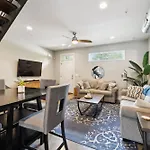 Holiday home Spacious 3-story Townhome W Rooftop & Views Nashville