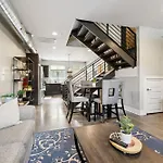 Spacious 3-story Townhome W Rooftop & Views *
