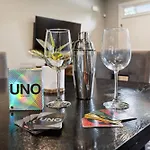 Spacious 3-story Townhome W Rooftop & Views Holiday home *