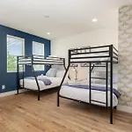 Citrine-Private Patio & Balcony-Near Germantown