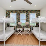 Citrine-Private Patio & Balcony-Near Germantown