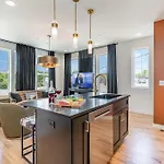 Quadra-4 Unit Combo-Rooftop Decks-Mins To Broadway