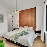 4 Rooftop Decks 4 Hot Tubs Game & Sauna Holiday home Nashville