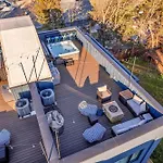 Holiday home 4 Rooftop Decks 4 Hot Tubs Game & Sauna