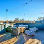 4 Rooftop Decks 4 Hot Tubs Game & Sauna Holiday home Nashville