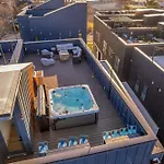 4 Rooftop Decks 4 Hot Tubs Game & Sauna *