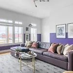 Sleeps 24 2 Homes Minutes To Downtownbroadway Faith Barbara By Avantstay