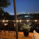 A Spacious With Amazing Views And Elevated Outdoor Spaces Holiday home *