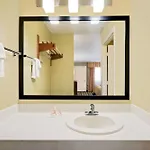 Super 8 By Wyndham Hermitage 2*