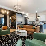 Rooftop Deck Hot Tub Fire Pit Sleeps 10