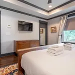 The Mont Rose By Stay Local Nashville