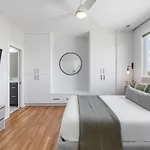 Holiday home Private Rooftop With Garage Walk To Restaurants Shops And Coffee