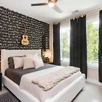 Holiday home Brand New Elegance Rooftop Views Of Nashville