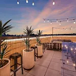 New 2 Luxe Penthouses With Balcony And Views Apartment Nashville