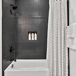 New 2 Luxe Penthouses With Balcony And Views Apartment
