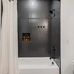 New Ph With Rooftop Lounge And Close To Broadway