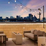 New Ph With Rooftop Lounge And Close To Broadway Apartment