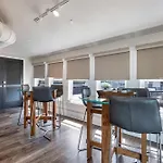 Skyline With Penthouse & Rooftop Deck 6br By Maddox Apartment