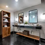 Apartment Skyline With Penthouse & Rooftop Deck 6br By Maddox Nashville