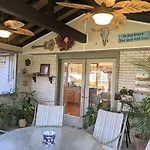The Place Between The Lakes 4 Bedrooms 4 Beds *