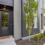 Luxury Nashville - Fire Table Balcony & City Views