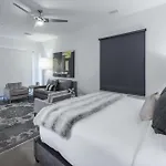 Hotel 121 By Avantstay 4*