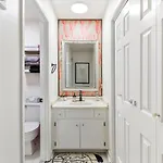Pink Dreams - Walk To Live Music, Bars, Restaurants - Free Parking Nashville