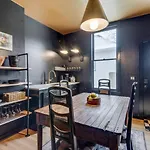 Chic 2 Bed 2 Bath, In 12 South