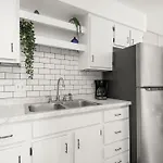 Cozy Country Legends Apt, Music Row Retreat Apartment