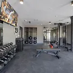 Twin Notes - Odyssey - 2 Units - Mins To Broadway