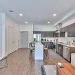 Amazing Downtown Condo W Pool Free Parking 104