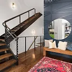 Hill House | Walk To Gulch! Sauna, Hot Tub, Gym! Holiday home