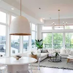 Holiday home Archer House | Hot Tub Rooftop | Downtown Luxury!