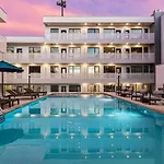 Apartment Amazing Downtown W Pool And Free Parking Nashville