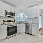 Nest: Renovated Retreat Near Bna *