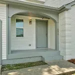 Nashville Nest: Renovated Retreat Near Bna