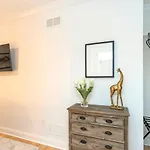Two On Music Row That Sleeps 14 With Pool And Parking *