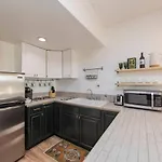 Two On Music Row That Sleeps 14 With Pool And Parking * Nashville