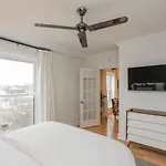 Two On Music Row That Sleeps 14 With Pool And Parking