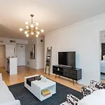 Holiday home Two On Music Row That Sleeps 14 With Pool And Parking