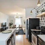 Two On Music Row That Sleeps 14 With Pool And Parking Nashville