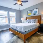 Chic Townhome In Trendy East Nash