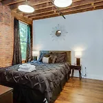 Holiday home Stellar Sleeps 4 10 Mins From Broadway Nashville