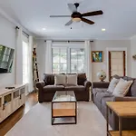 Private Backyard - Near Bicentennial Park Holiday home